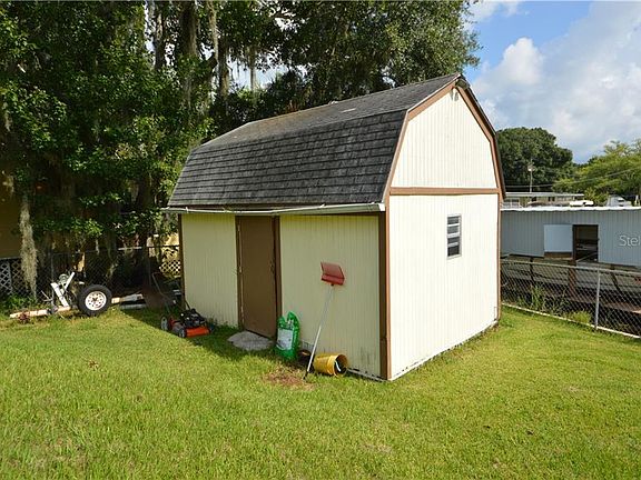 4th image of 3050 Park Cir
