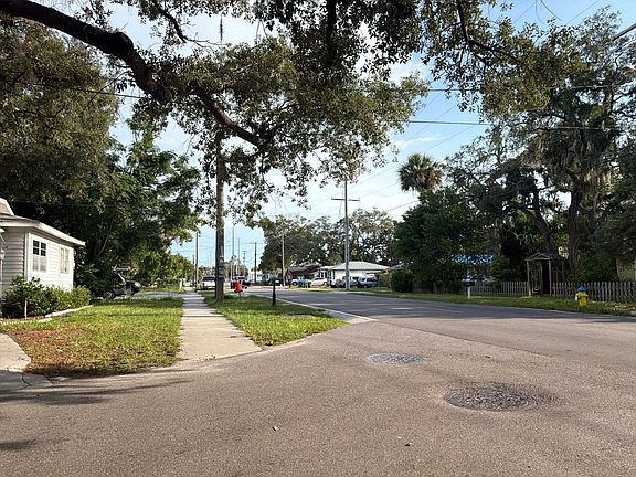5th image of 8426 N Blvd
