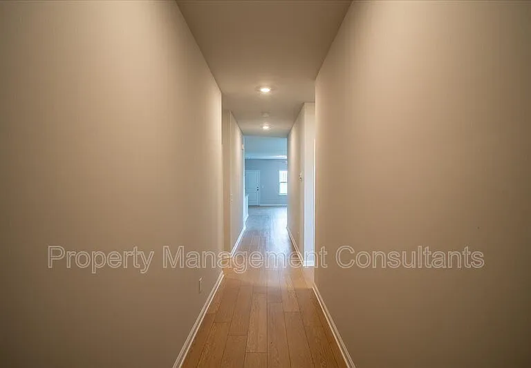 22845 Dashwood Ln — Photo 4