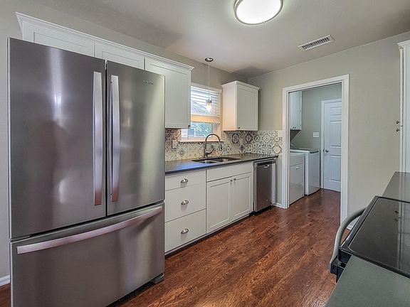 3rd image of 5506 Montague Dr