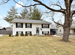 704 Madison St, Monticello, IL 61856