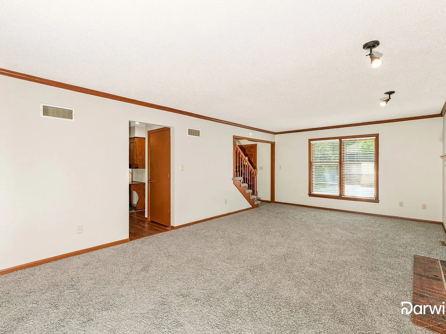 4 bed, 2.5 bath, 2312 sqft, $2,465 — Photo 4