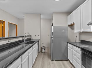 7400 N Villa Lake Dr #P2, Peoria, IL 61614