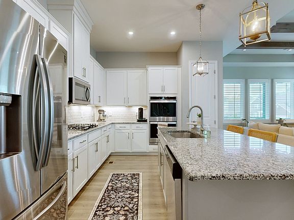 5th image of 302 Bucklebury Ct