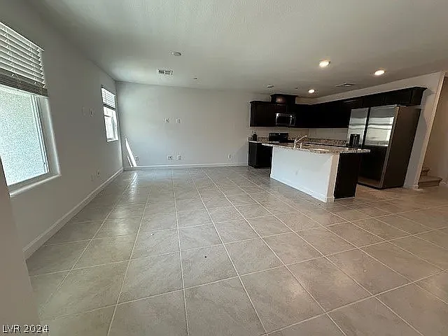 3435 Grecian Queen Ave — Photo 2