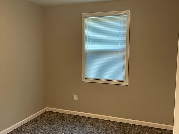 5th image of 216 Oak Forest Dr