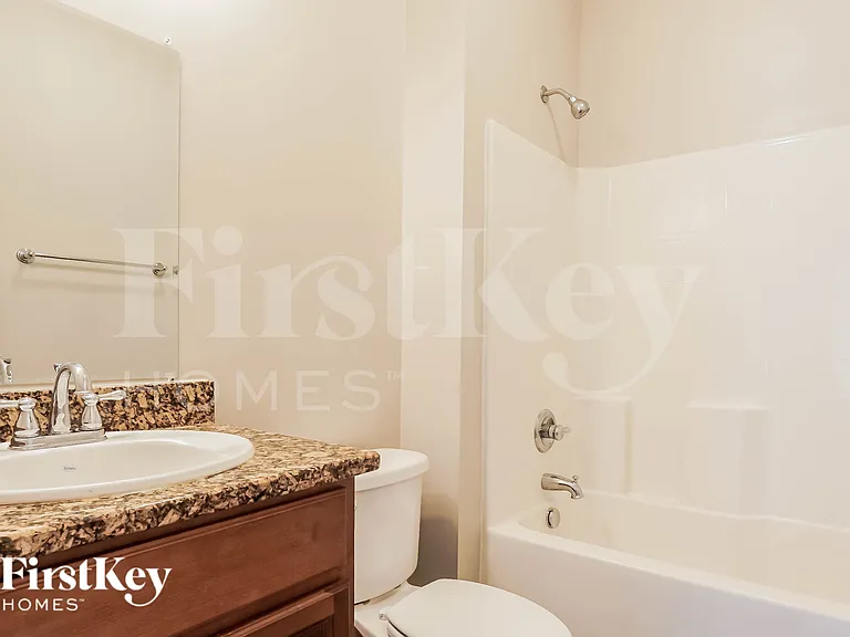 5179 Meadow Lake Cir — Photo 13