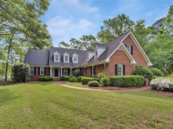 125 Lake Dr, Covington, GA 30014