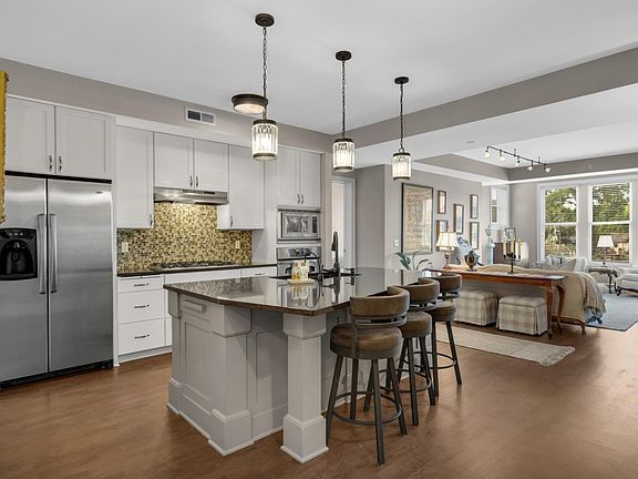 4th image of 1060 Grand Ave Unit 307
