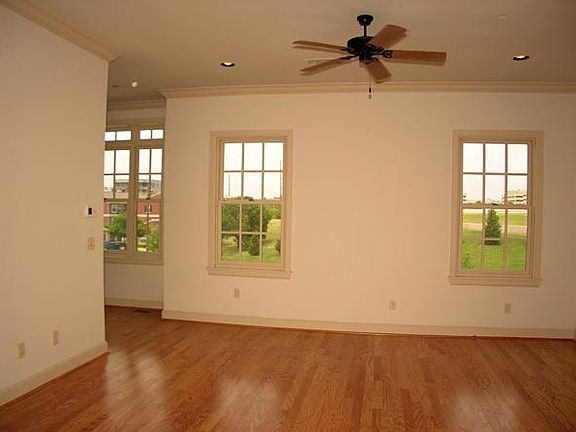 2nd image of 400 NE 2nd #40