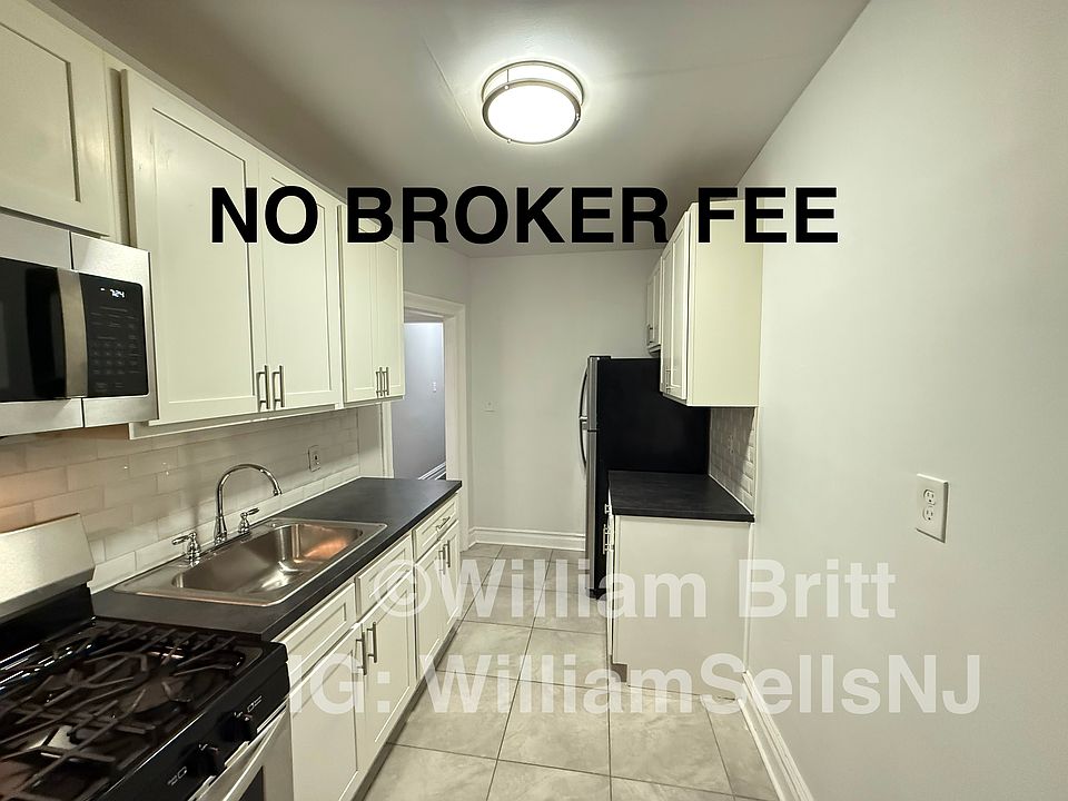 1st image of 125-127 Corbin Ave #305