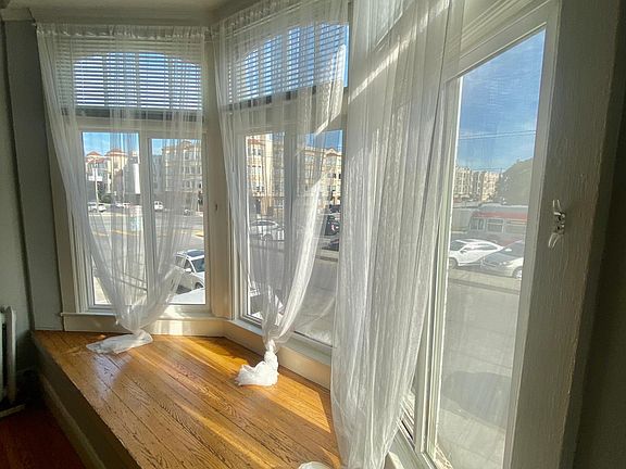 3rd image of 3565 Fillmore St APT 103