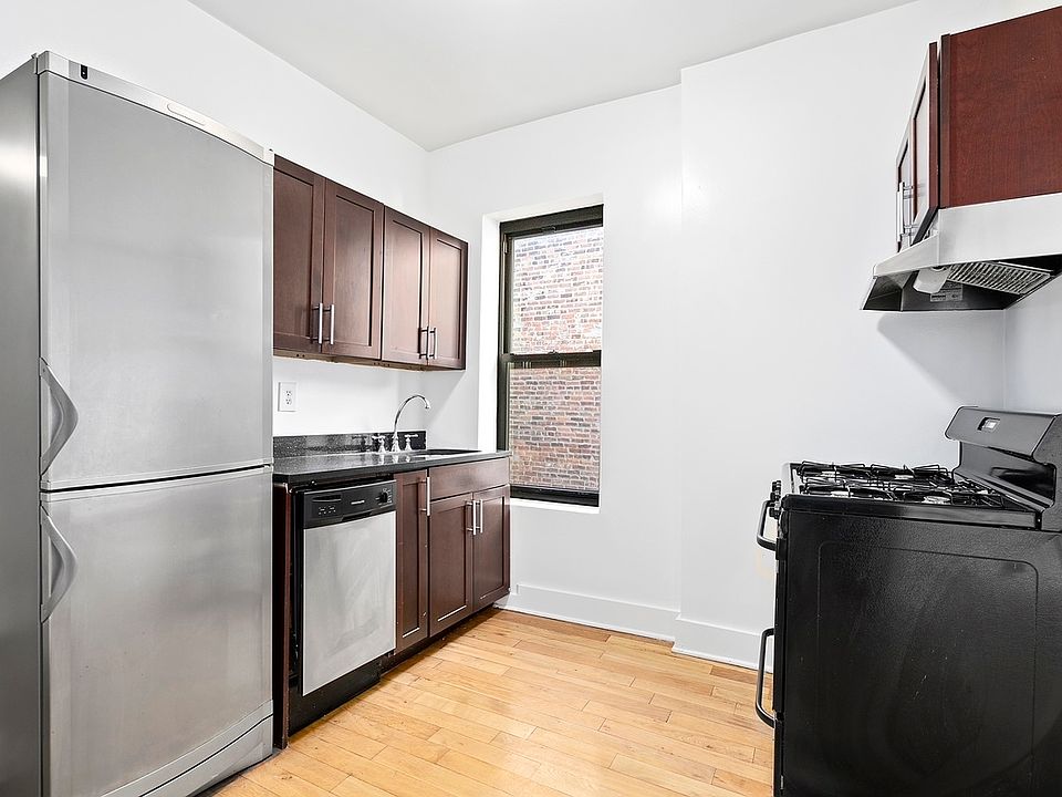 2nd image of 145 Borinquen Pl APT 18