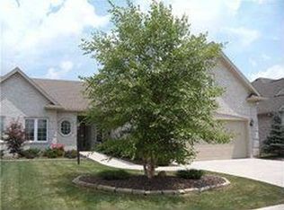 565 Parkhurst Ct, Greenwood, IN 46142