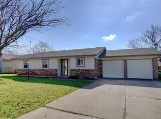 6616 Whispering Ln, Watauga, TX 76148