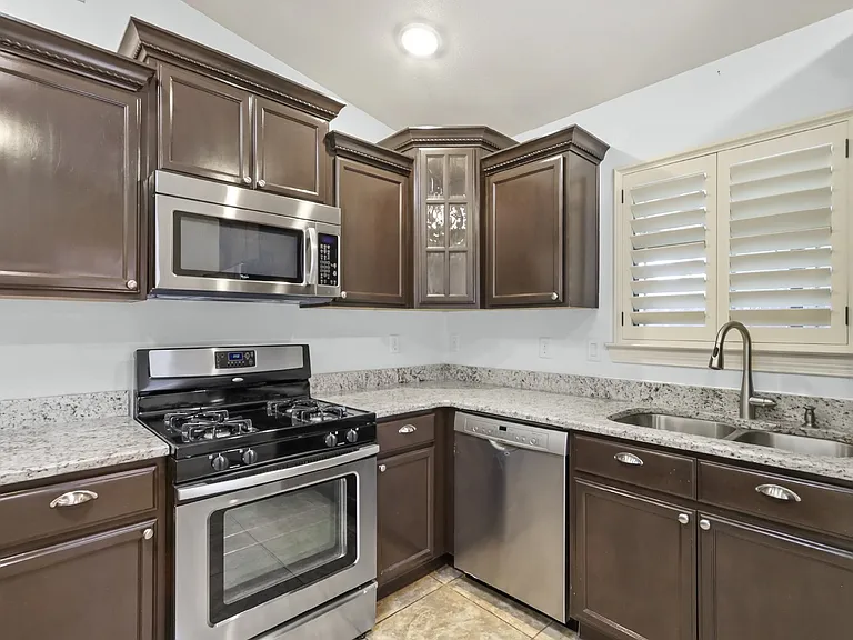 14222 Poets Rock Ln — Photo 7