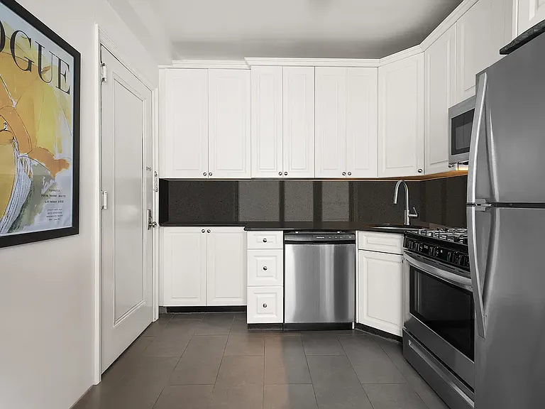 900 W End Ave #5H — Photo 2