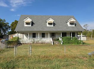 305 N Davis St, Lavaca, AR 72941