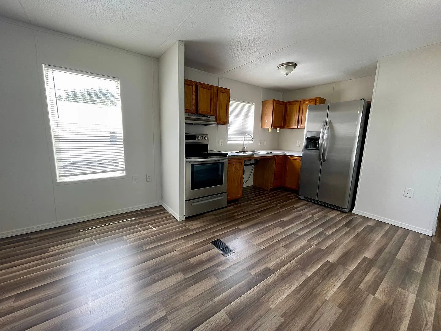 12410 Phillips Lane — Photo 4