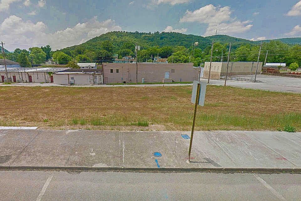 2nd image of 529 Roane St