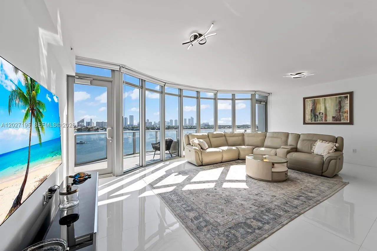 Marina Palms Residences N — Photo 4