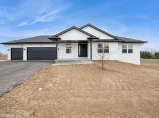 117 Eastview Dr, Sharon, WI