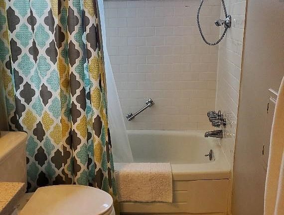3rd image of 23008 Violet St
