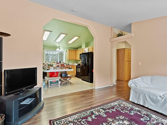 4th image of 369 Gun Club Road #100