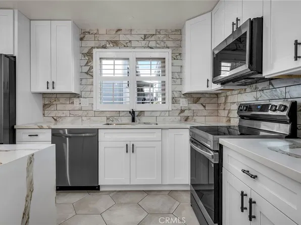 1155 11th St #15, Manhattan Beach, CA 90266
