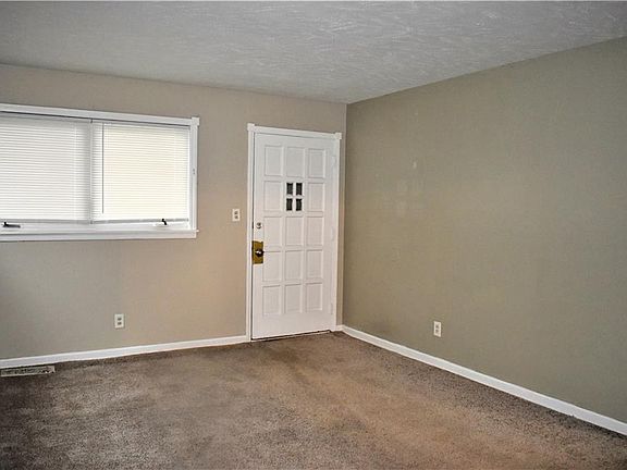 4th image of 12114 Emery Ave