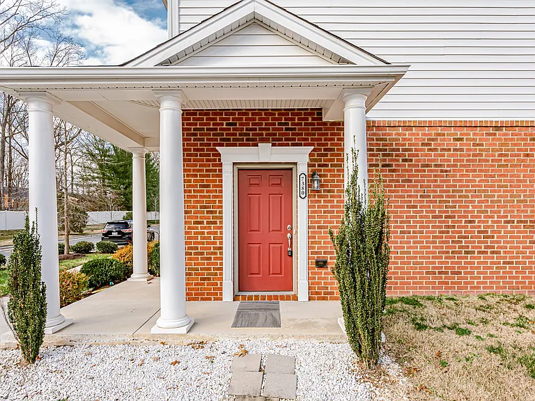 7380 Pebble Lake Dr — Photo 3