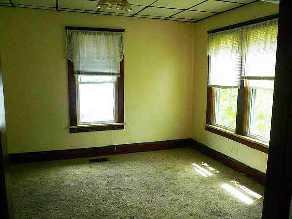 3rd image of 202 Meyers Ave