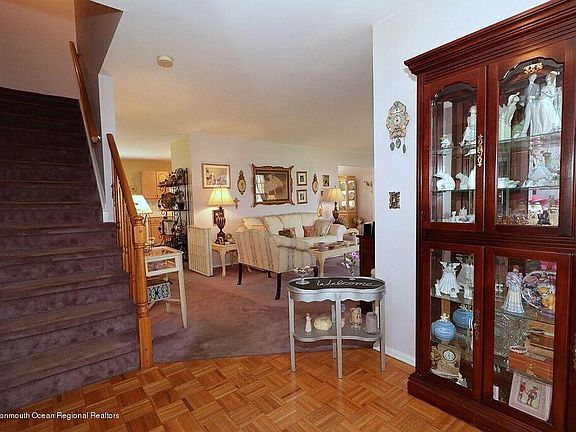 3rd image of 1277 Beauchamps Pl
