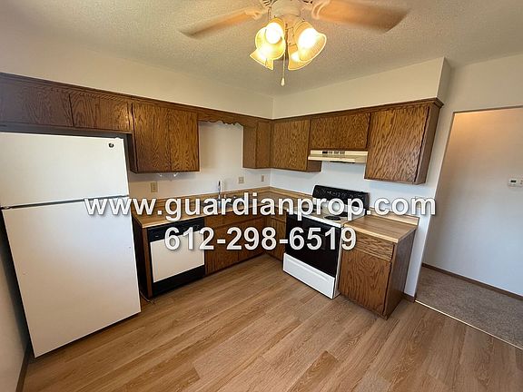 3rd image of 2289 11th Ave E #4