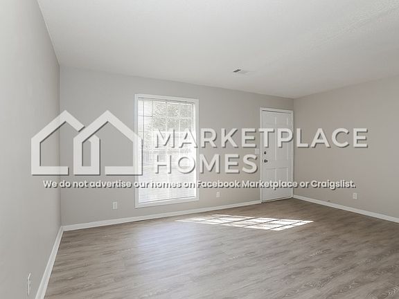 4th image of 616 Kingston Ln NW