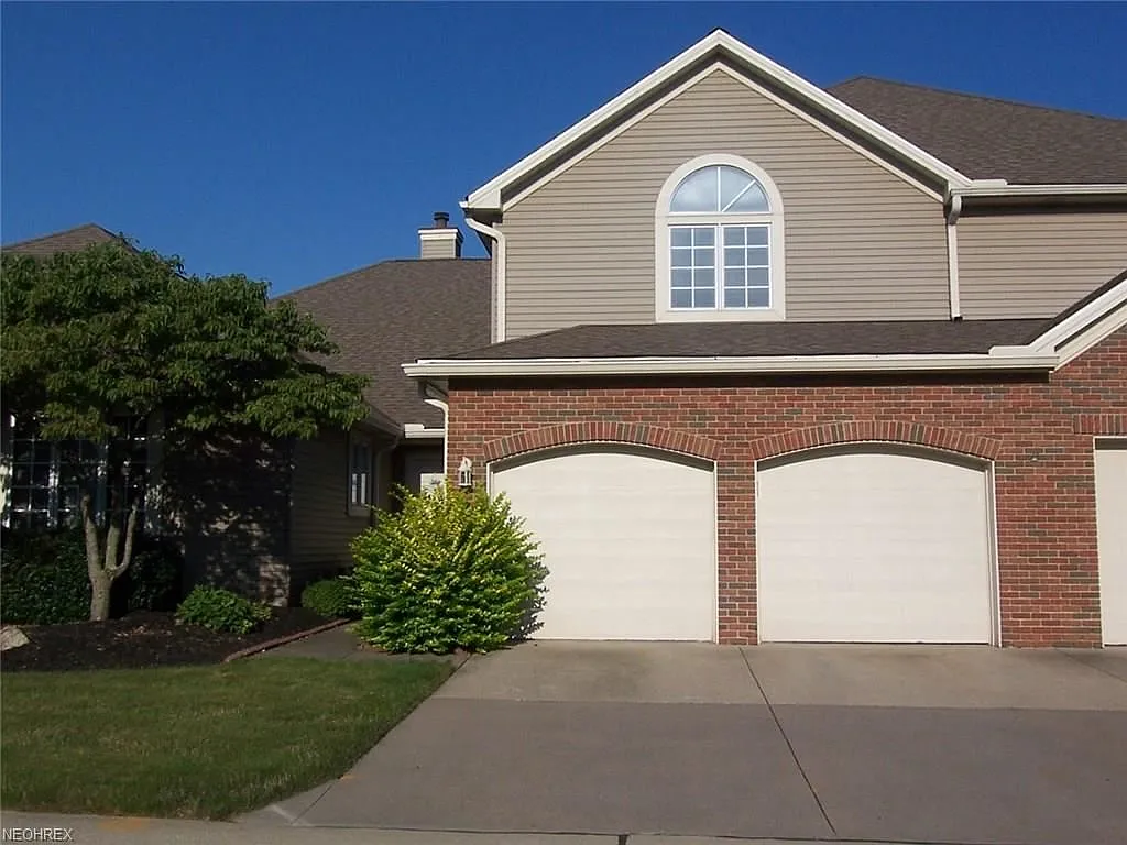 263 English Lakes Blvd photo 1