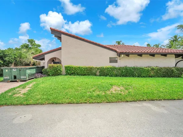 8221 Pine Dr #61, Tamarac, FL 33321