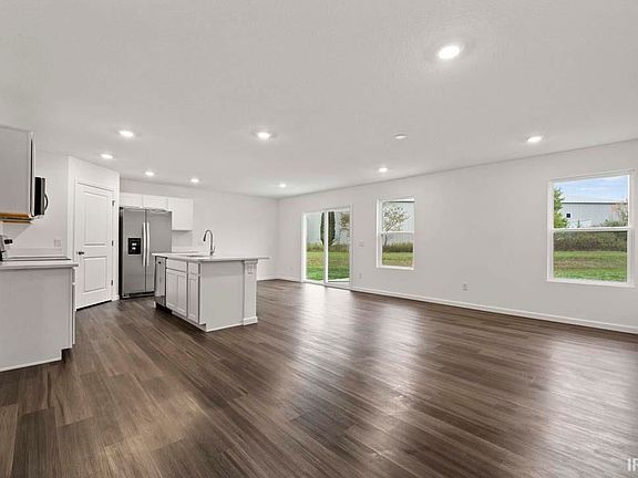 3rd image of 3400 Fawn Creek Blvd