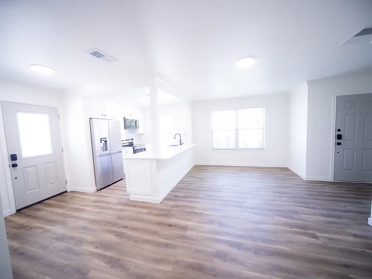 3235 S University Dr — Photo 10