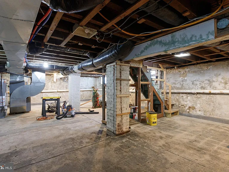 1213 Friendship St — Photo 25