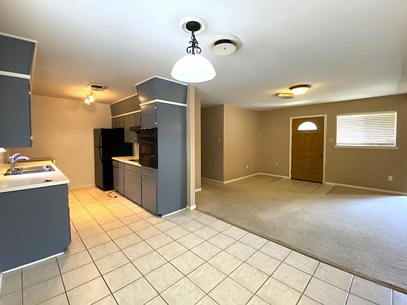 3rd image of 2508 Live Oak Dr