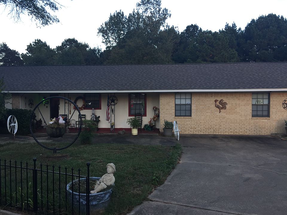 1st image of 702 Georgia Oak St