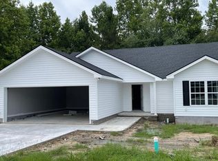 589 Pinehurst Dr, Blackshear, GA 31516