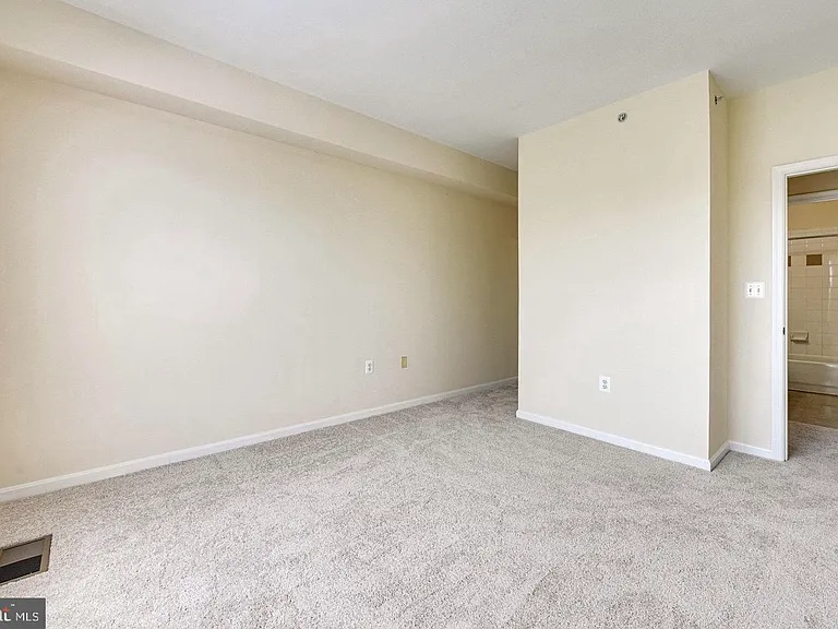 5115 Travis Edward Way #G — Photo 6