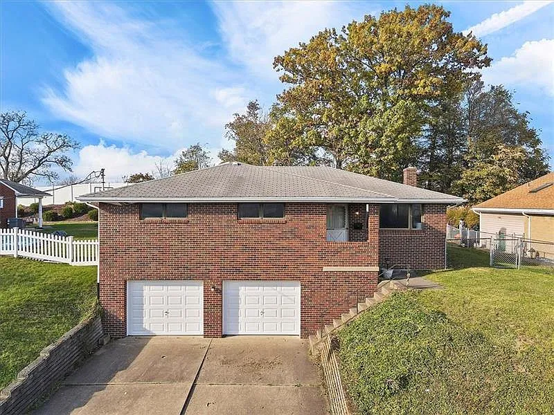 1648 Steuben St photo 1