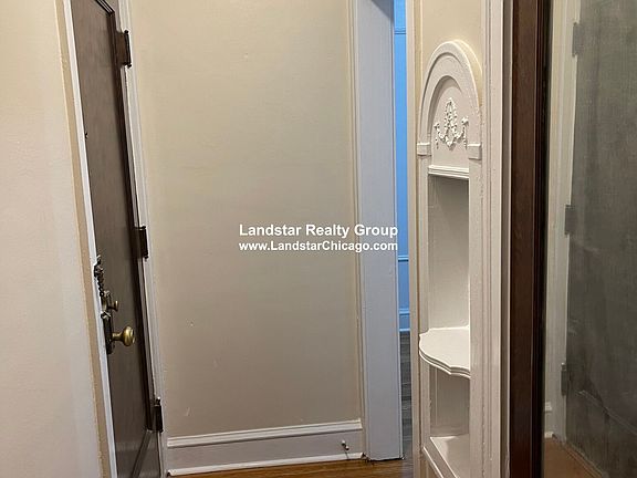 2nd image of 1918 W Morse Ave APT 1S