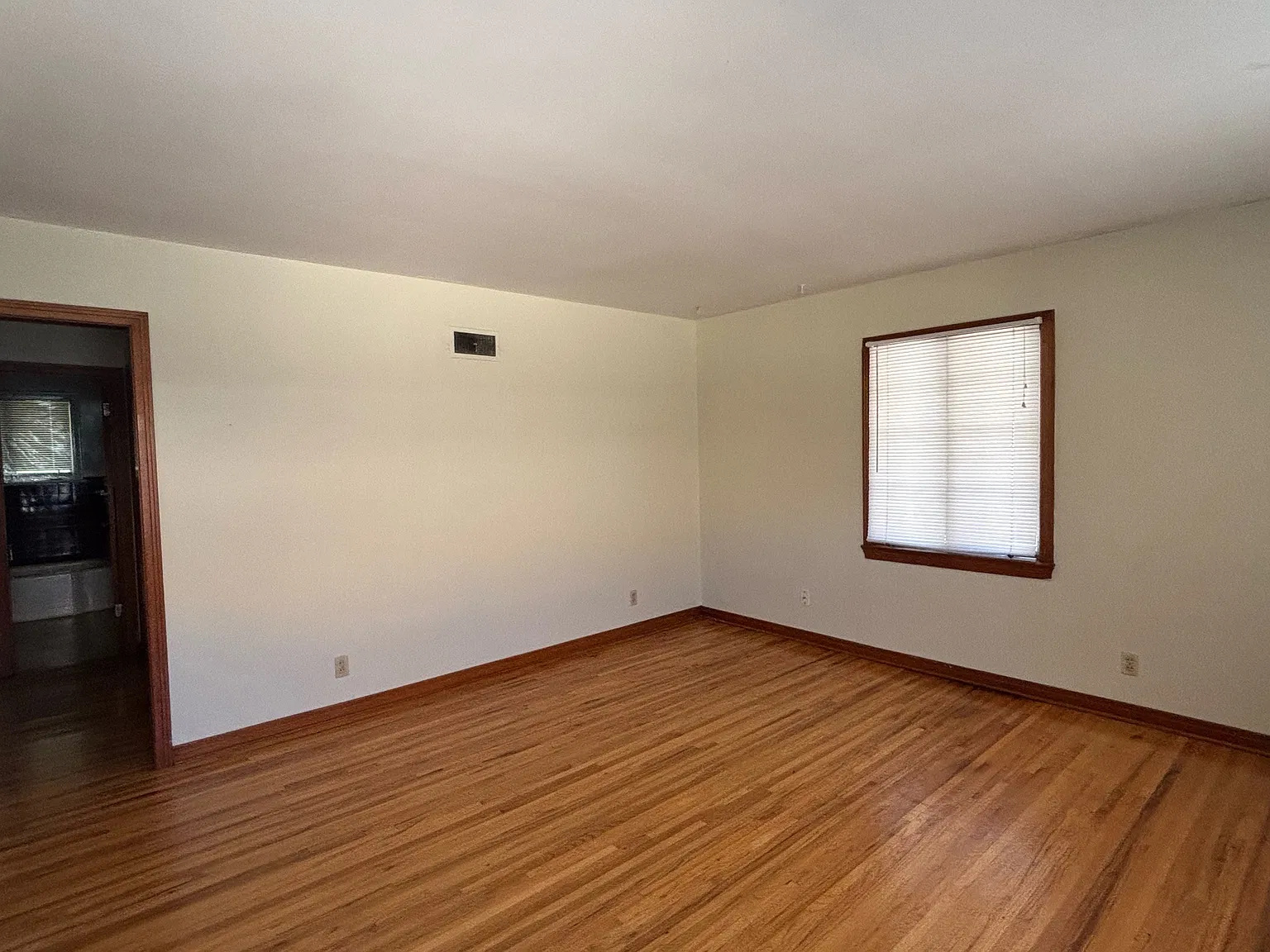 435 South Oliver Avenue - 1 — Photo 2