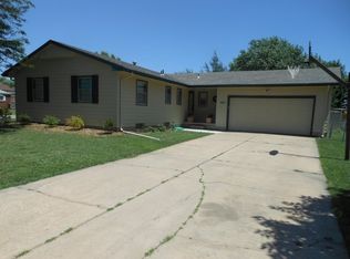 1512 Berry Ave, Newton, KS 67114
