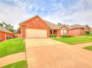 2100 Cedar Pointe Ln, Edmond, OK 73003