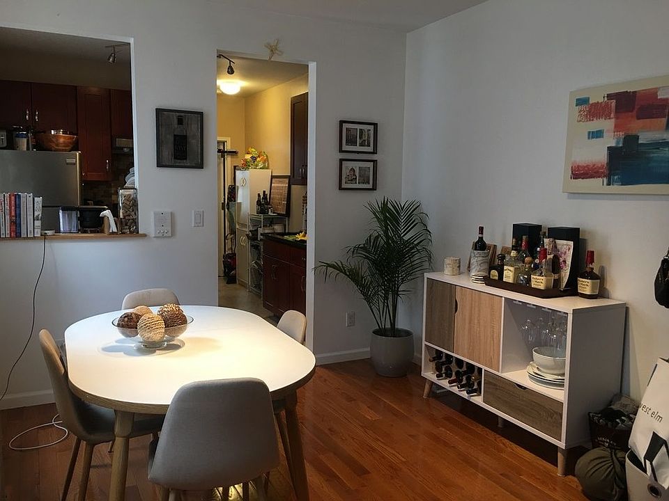 1st image of 3034 30th St APT 4L
